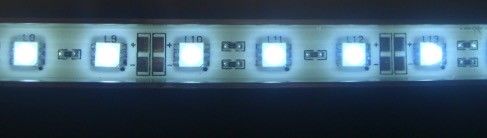CRI 80 30 LED / M Multi Color LED Strip Dengan Sertifikasi CE Remote Control